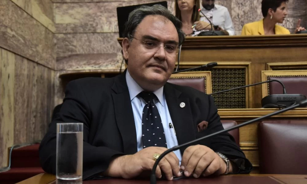 Σαρηγιάννης: Το εφιαλτικό σενάριο για τα κρούσματα τον Αύγουστο